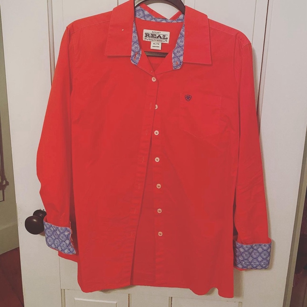 EUC Ariat R.E.A.L Fitted Long Sleeve with Contrasting Cuffs